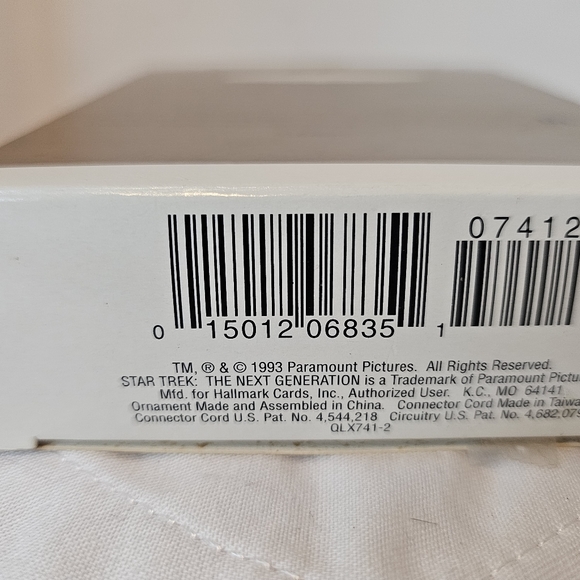 Hallmark Keepsake Ornament Star Trek USS Enterprise TNG Magic Light 1993 - Picture 4 of 9